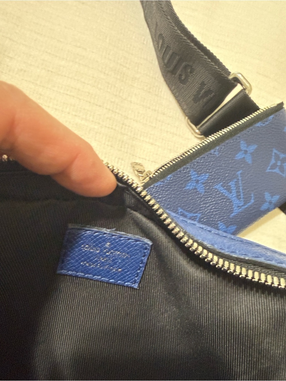 Louis Vuitton Taigarama Blue Monogram Crossbody Trio Messenger with Strap Pouch - Picture 5 of 7
